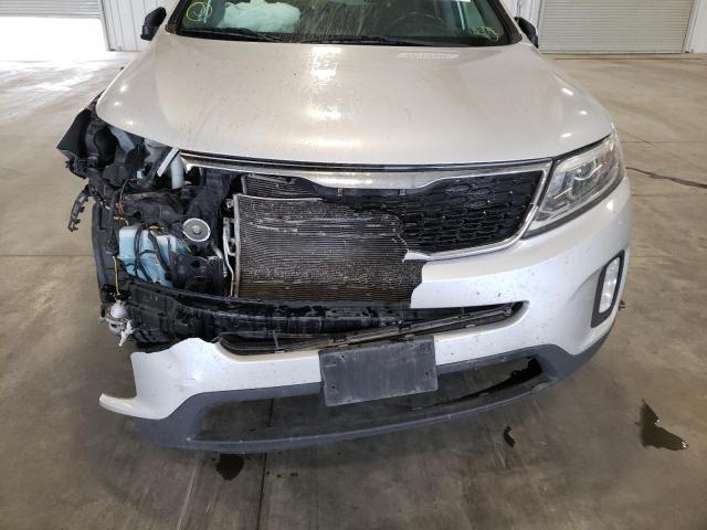 Photo 9 from auction – 2015 KIA SORENTO LX with VIN 5XYKTCA66FG604451