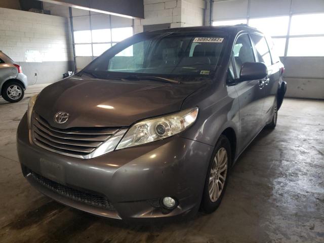 Photo 2 from auction – 2015 TOYOTA SIENNA XLE with VIN 5TDYK3DC6FS567211