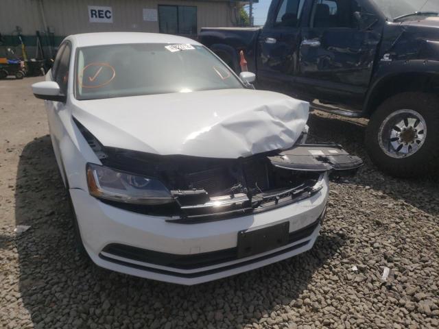 Photo 9 from auction – 2017 VOLKSWAGEN JETTA S with VIN 3VW2B7AJ9HM305618