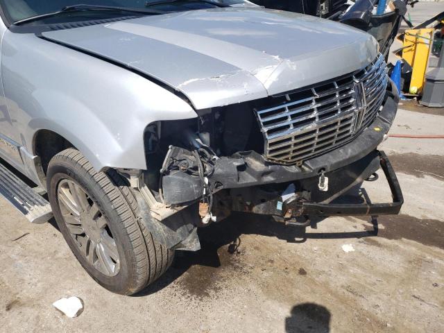 Photo 9 from auction – 2010 LINCOLN NAVIGATOR with VIN 5LMJJ2J5XAEJ03611