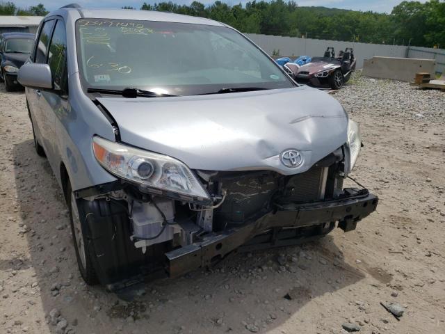 Photo 9 from auction – 2015 TOYOTA SIENNA LE with VIN 5TDJK3DCXFS101282