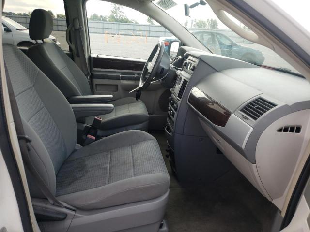 Photo 5 from auction – 2010 CHRYSLER TOWN & COU with VIN 2A4RR5D16AR213985