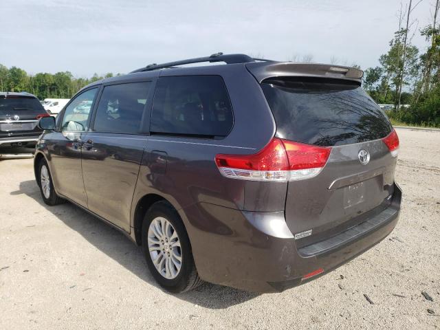 Photo 3 from auction – 2011 TOYOTA SIENNA XLE with VIN 5TDYK3DC2BS026912