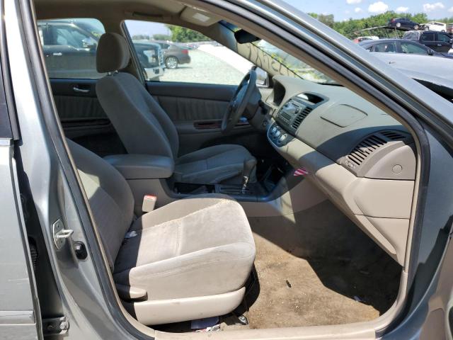 Photo 5 from auction – 2005 TOYOTA CAMRY LE with VIN 4T1BE32K95U623347