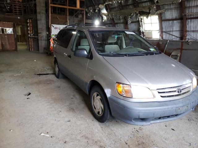 TOYOTA SIENNA LE 2001 with VIN 4T3ZF13C41U372441 - Photo from auction