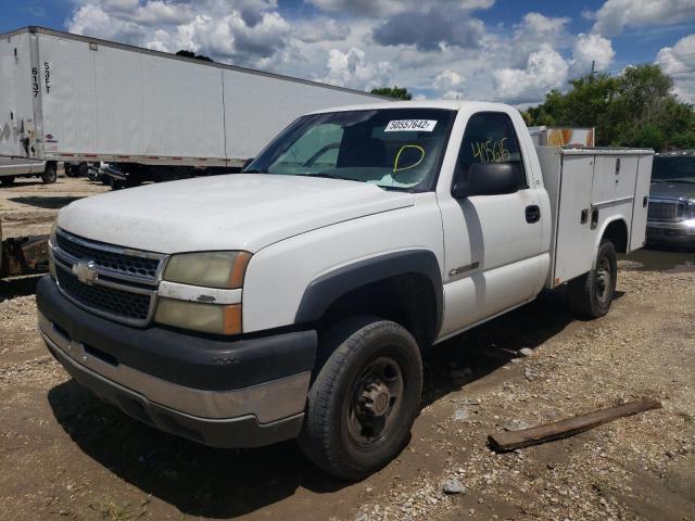 Photo 2 from auction – 2005 CHEVROLET SILVERADO with VIN 1GCHC24UX5E329558