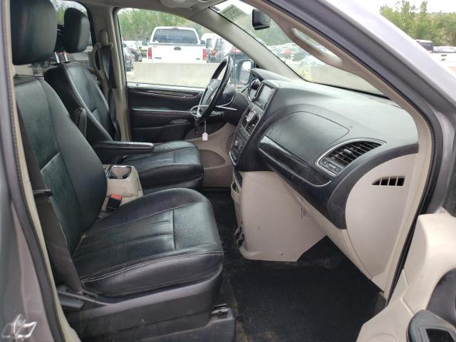 Photo 5 from auction – 2016 CHRYSLER TOWN & COU with VIN 2C4RC1BG0GR292425