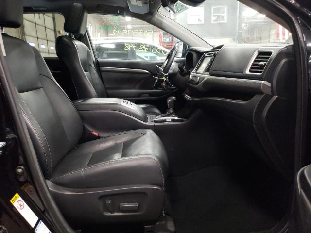 Photo 5 from auction – 2017 TOYOTA HIGHLANDER with VIN 5TDDZRFH3HS377049