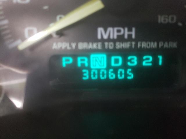 Photo 8 from auction – 1999 CHEVROLET SILVERADO with VIN 2GCEC19T7X1193312