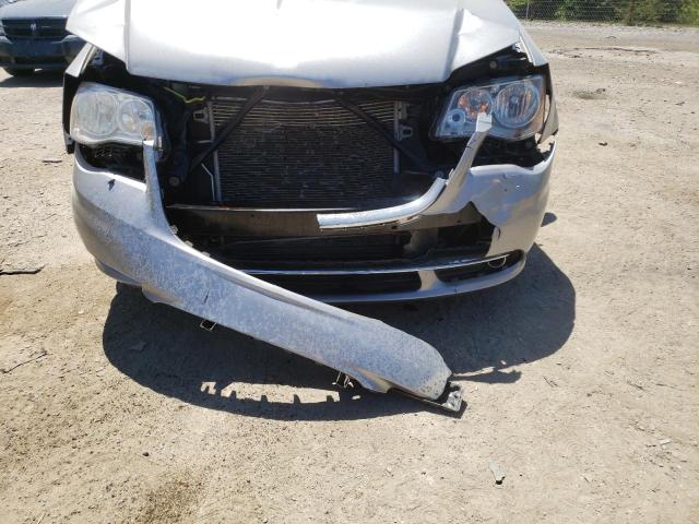 Photo 9 from auction – 2016 CHRYSLER TOWN & COU with VIN 2C4RC1BG5GR292095