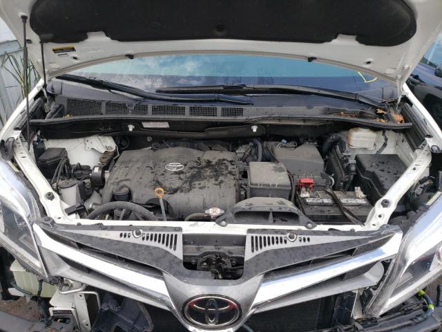 Photo 7 from auction – 2018 TOYOTA SIENNA XLE with VIN 5TDDZ3DC8JS208381