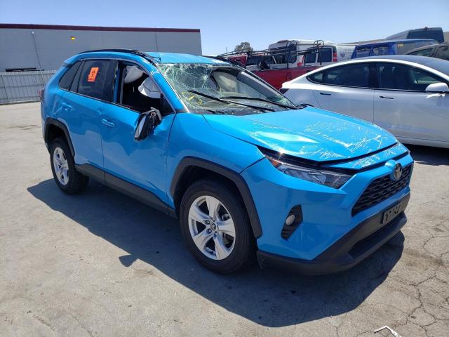 TOYOTA RAV4 XLE 2021 with VIN 2T3P1RFV7MW155617 - Photo from auction