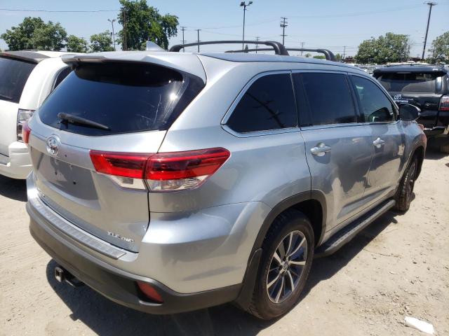 Foto 4 de la subasta – 2017 TOYOTA HIGHLANDER con VIN 5TDJZRFH6HS375430