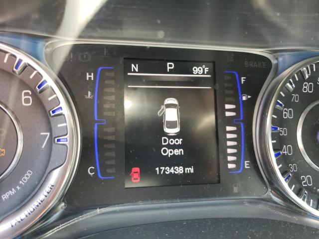Photo 8 from auction – 2015 CHRYSLER 200 LIMITE with VIN 1C3CCCABXFN756182
