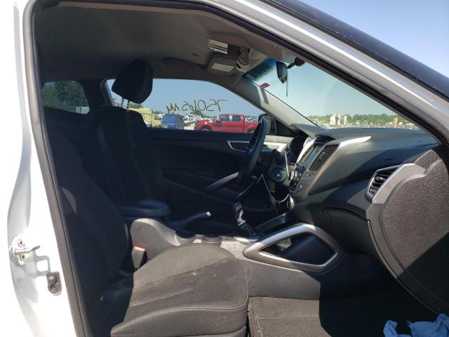 Photo 5 from auction – 2016 HYUNDAI VELOSTER with VIN KMHTC6AD2GU281659