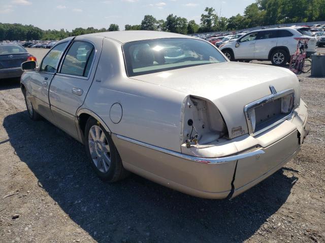 Photo 3 from auction – 2004 LINCOLN TOWN CAR U with VIN 1LNHM83WX4Y674293