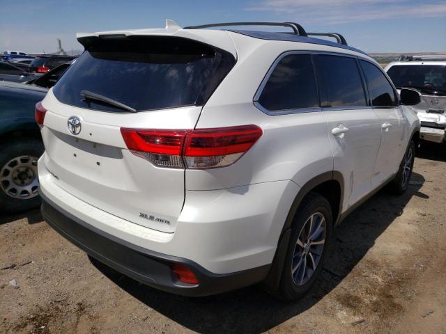 Photo 4 from auction – 2019 TOYOTA HIGHLANDER with VIN 5TDJZRFH6KS595044