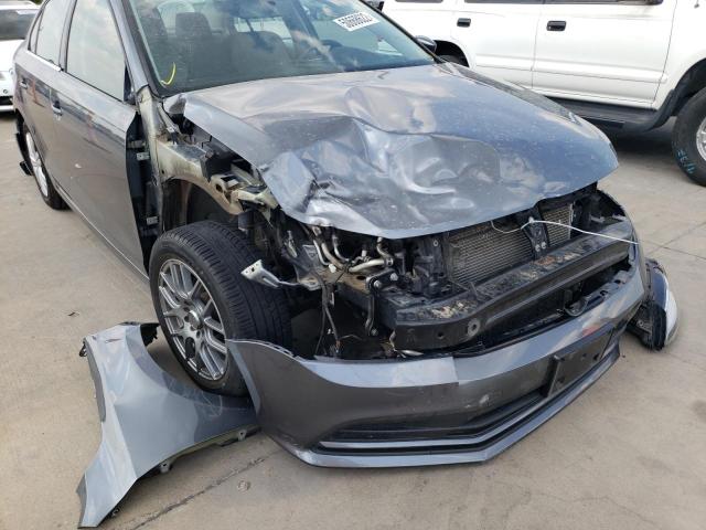 Photo 9 from auction – 2017 VOLKSWAGEN JETTA S with VIN 3VW2B7AJ2HM404801