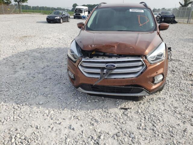 Photo 9 from auction – 2017 FORD ESCAPE SE with VIN 1FMCU9GD1HUC22769