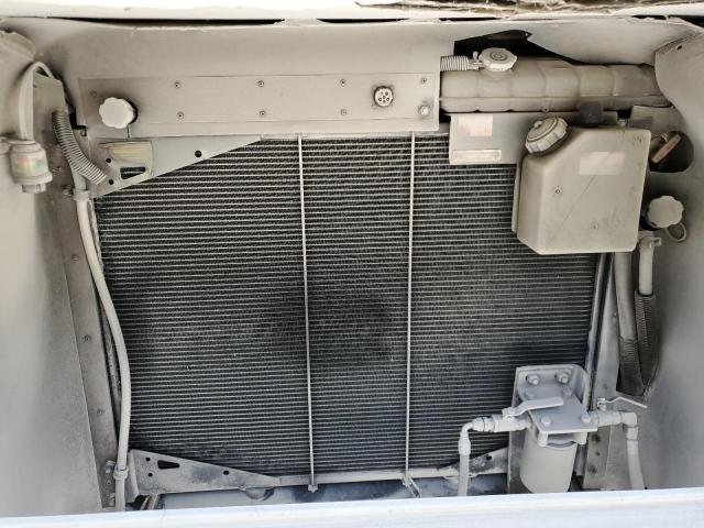 Photo 7 from auction – 2002 FREIGHTLINER CHASSIS X with VIN 4UZAAHAK82CK01979