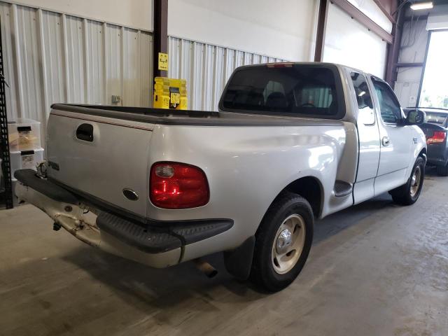 Photo 4 from auction – 2000 FORD F150 with VIN 1FTRX07W7YKA70298