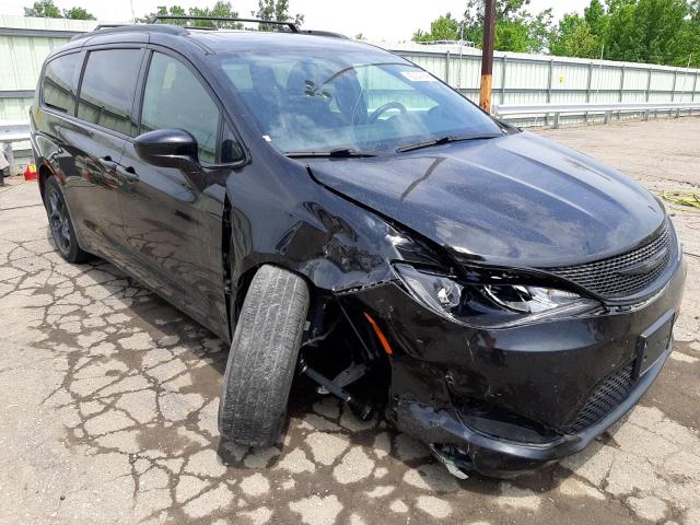 CHRYSLER PACIFICA T 2018 with VIN 2C4RC1EG8JR261734 - Photo from auction