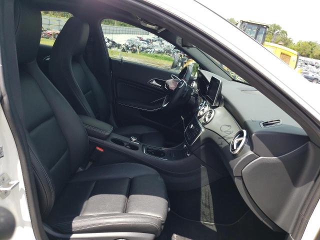 Photo 5 from auction – 2016 MERCEDES-BENZ CLA 250 with VIN WDDSJ4EB0GN386168