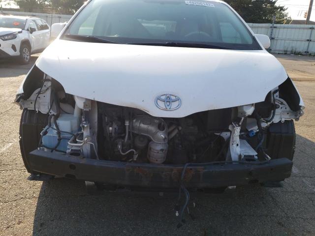 Photo 9 from auction – 2011 TOYOTA SIENNA XLE with VIN 5TDYK3DC4BS115106