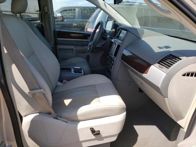 Photo 5 from auction – 2010 CHRYSLER TOWN & COU with VIN 2A4RR5DX6AR124129