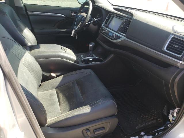 Photo 5 from auction – 2019 TOYOTA HIGHLANDER with VIN 5TDDZRFH8KS953757
