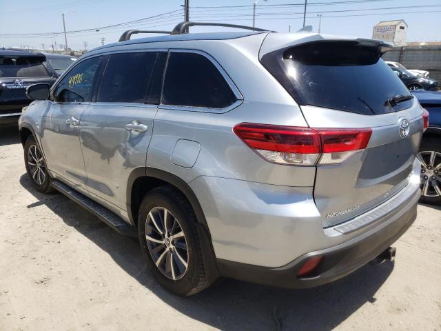 Photo 3 from auction – 2017 TOYOTA HIGHLANDER with VIN 5TDJZRFH6HS375430
