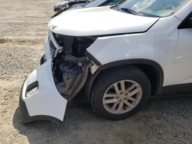 Photo 9 from auction – 2015 KIA SORENTO LX with VIN 5XYKT4A60FG593209
