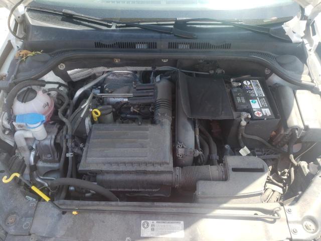 Photo 7 from auction – 2017 VOLKSWAGEN JETTA S with VIN 3VW2B7AJ5HM389551