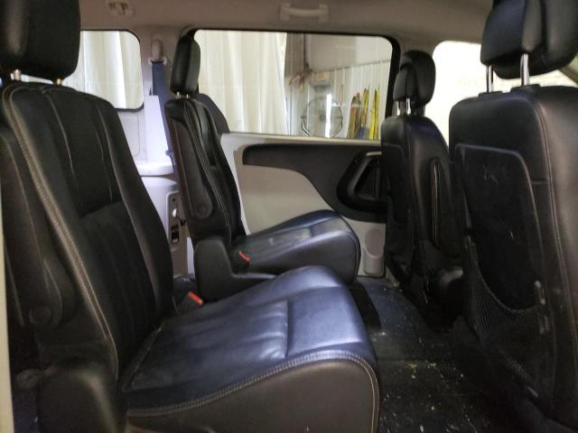 Photo 6 from auction – 2016 CHRYSLER TOWN & COU with VIN 2C4RC1BG0GR205400