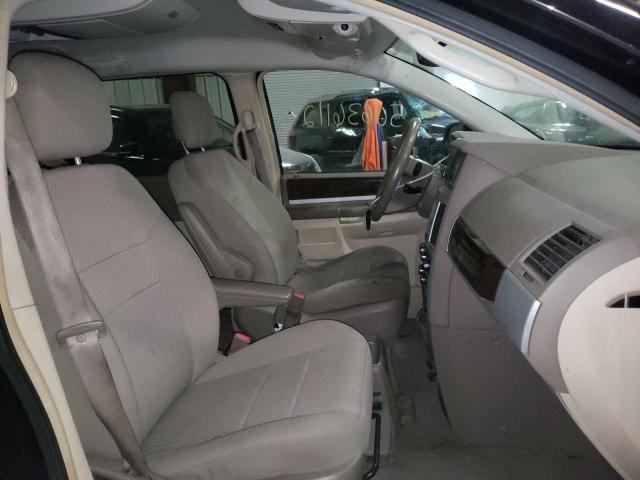 Photo 5 from auction – 2010 CHRYSLER TOWN & COU with VIN 2A4RR5D17AR300357