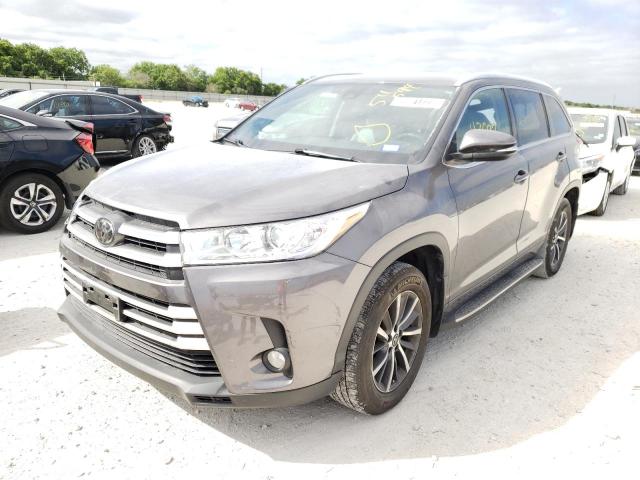 Photo 2 from auction – 2017 TOYOTA HIGHLANDER with VIN 5TDKZRFHXHS511594