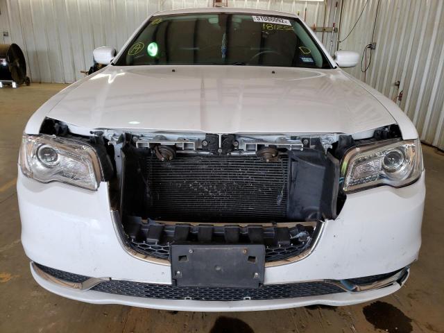 Photo 9 from auction – 2016 CHRYSLER 300 LIMITE with VIN 2C3CCAAG1GH181254