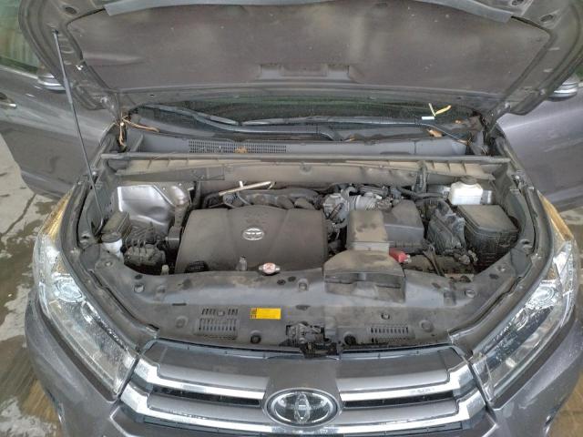 Photo 7 from auction – 2019 TOYOTA HIGHLANDER with VIN 5TDYZRFH6KS307523