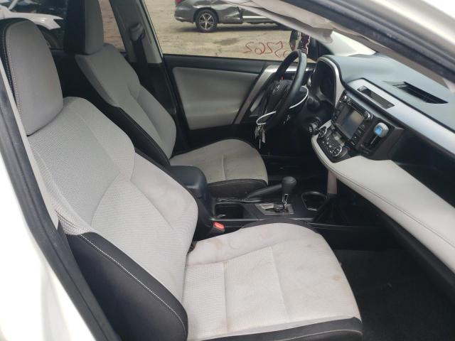 Photo 5 from auction – 2017 TOYOTA RAV4 XLE with VIN JTMWFREV0HJ102616