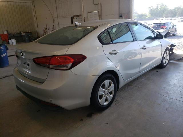 Photo 4 from auction – 2017 KIA FORTE LX with VIN 3KPFL4A7XHE075652