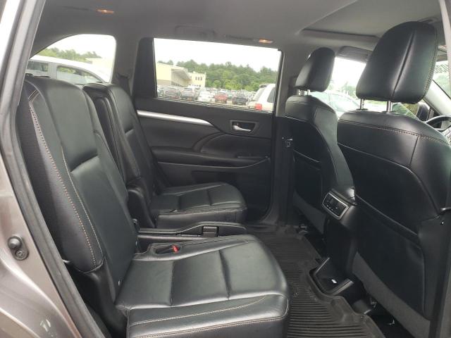 Photo 6 from auction – 2016 TOYOTA HIGHLANDER with VIN 5TDJKRFH4GS350979