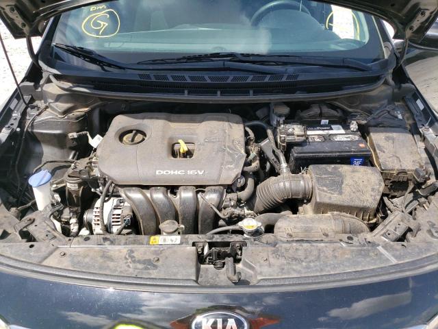 Photo 7 from auction – 2017 KIA FORTE LX with VIN 3KPFK4A73HE081845