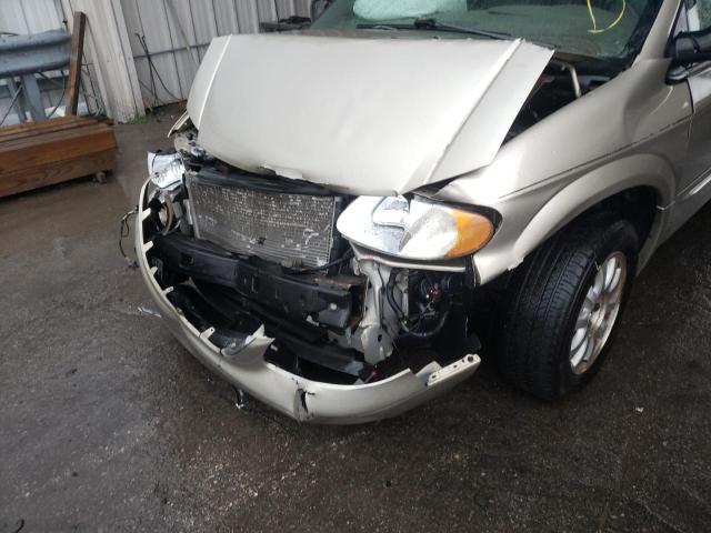 Photo 9 from auction – 2002 CHRYSLER TOWN & COU with VIN 2C8GP54L42R607201
