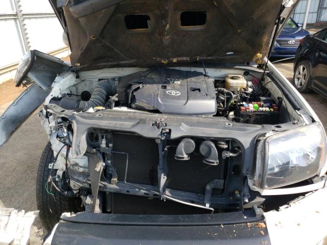 Photo 7 from auction – 2004 TOYOTA 4RUNNER SR with VIN JTEZU14R448013752