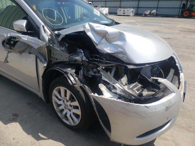 Photo 9 from auction – 2015 NISSAN SENTRA S with VIN 3N1AB7AP3FY276239