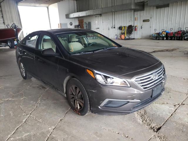 HYUNDAI SONATA SE 2017 with VIN 5NPE24AF3HH565755 - Photo from auction