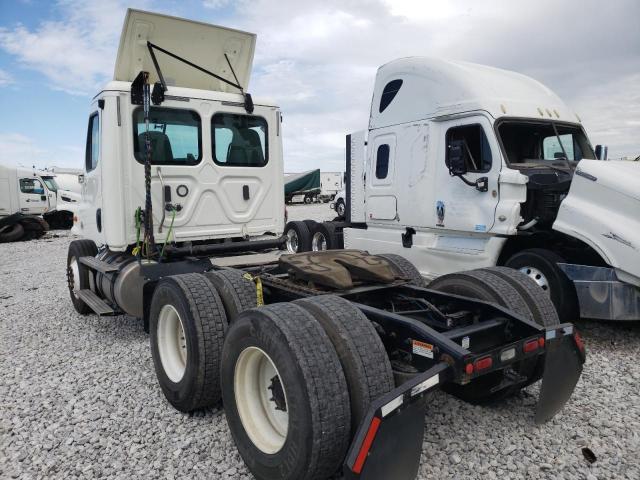 Photo 3 from auction – 2020 FREIGHTLINER CASCADIA 1 with VIN 3AKJGEDV0LDLX4731