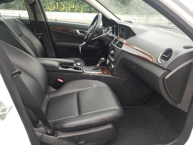 Photo 5 from auction – 2013 MERCEDES-BENZ C CLASS with VIN WDDGF8AB8DR242327