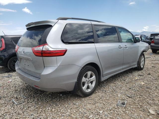 Photo 4 from auction – 2018 TOYOTA SIENNA LE with VIN 5TDKZ3DC3JS953501