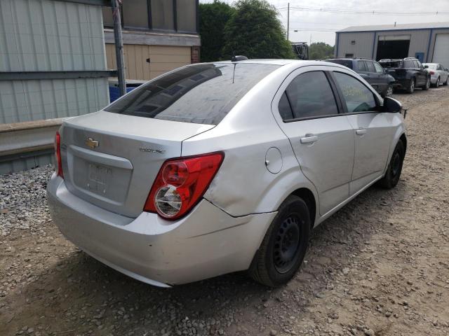 Foto 4 de la subasta – 2015 CHEVROLET SONIC LS con VIN 1G1JA5SG9F4159716